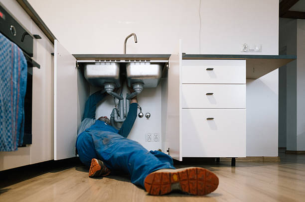 Professional Leak Detection technician working in South Lyme, CT